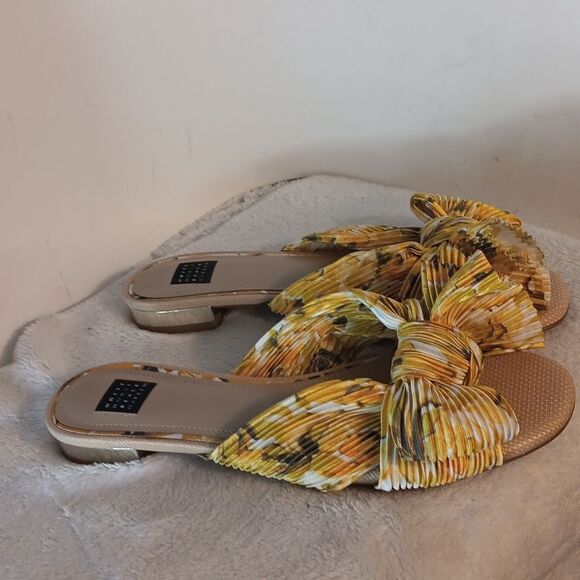 White House Black Market Elegant Yellow Bow Slide Sandals - Picture 6 of 6